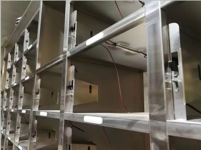 文件柜底部感應(yīng)燈細節(jié)